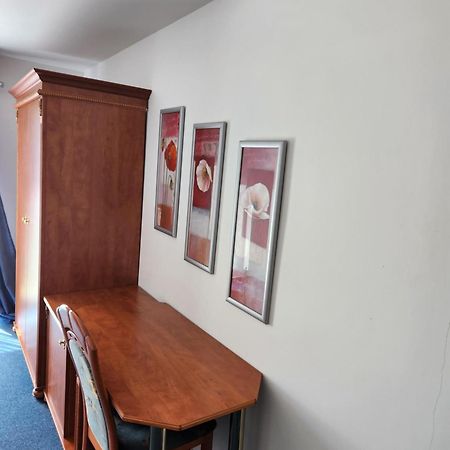 Hotel Hoyers In Pinneberg Prisdorf Екстериор снимка